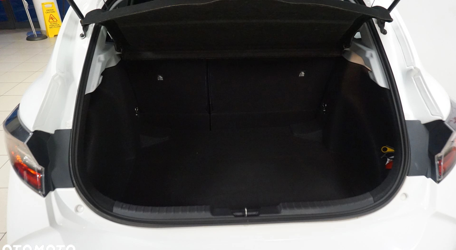 Toyota Corolla cena 86900 przebieg: 77236, rok produkcji 2020 z Frombork małe 497